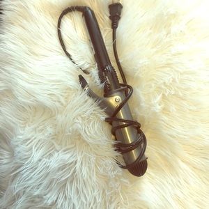 Conair 1.5 inch Infiniti Pro curling iron